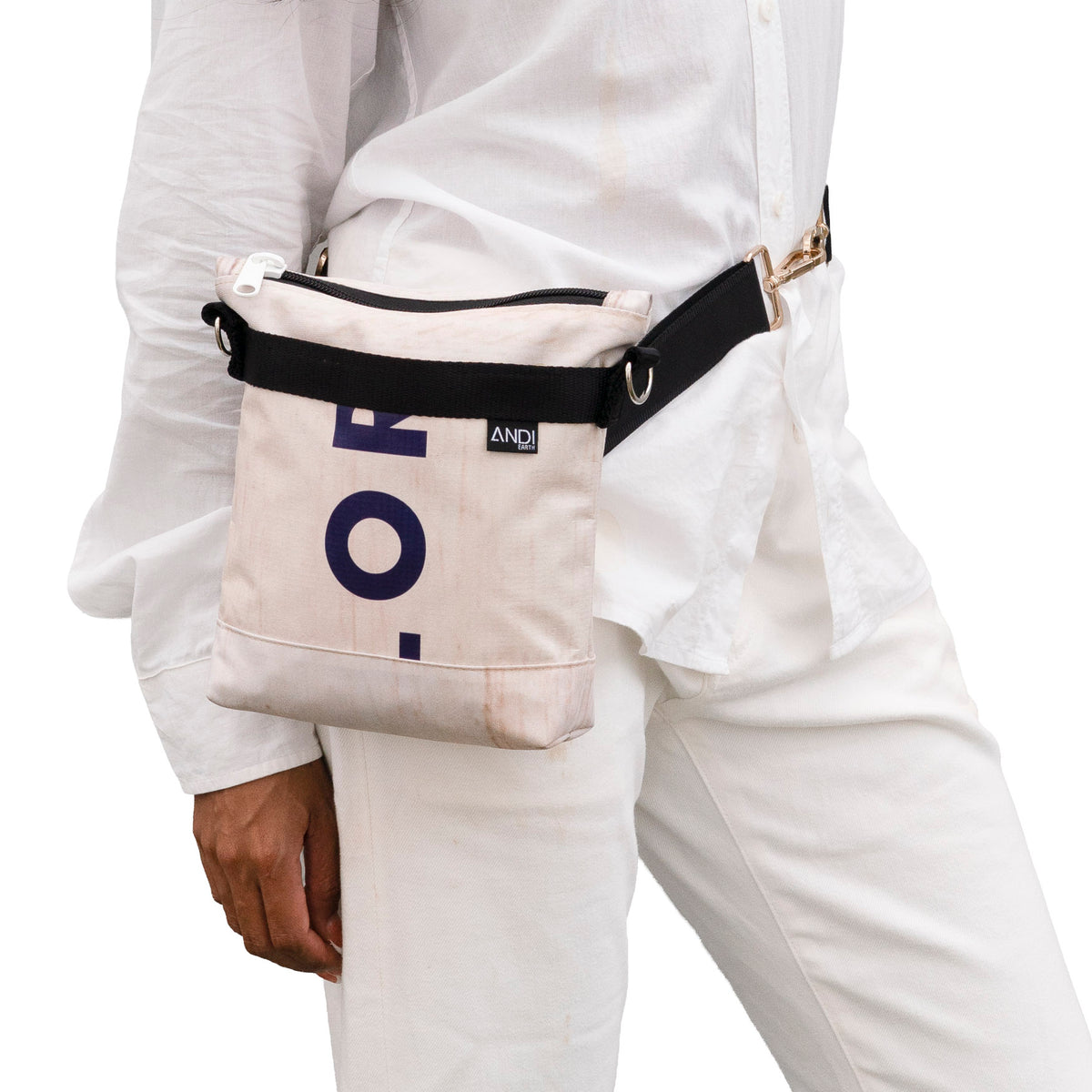 Belt bag — Strap through belt loops